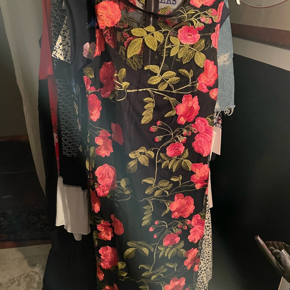 Calvin Klein Black Midi Cocktail Dress Sleeveless embroidered roses
